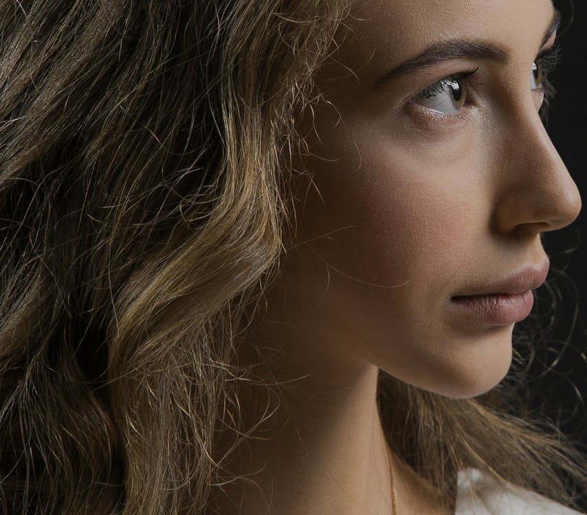 Anti-Aging Skincare: Why Glow Pharma Serum is a Game-Changer - RorikoConnect