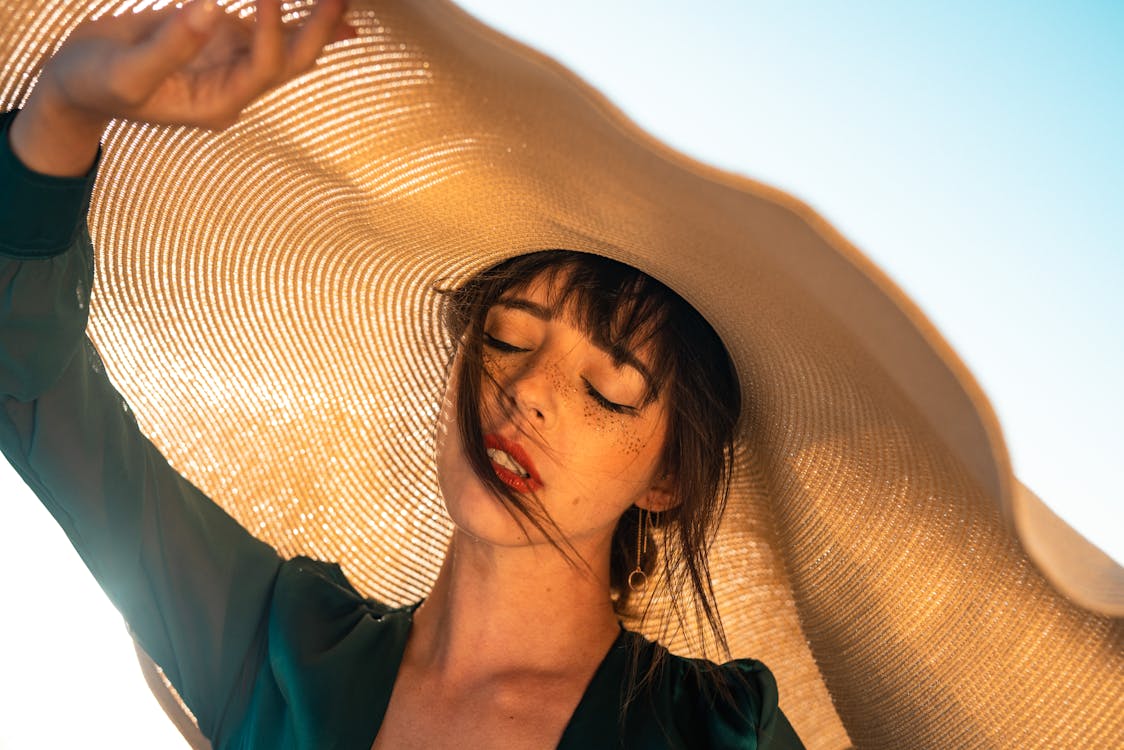 Silk-Infused Skincare: The Luxury Trend That’s Taking Over (And Why Roriko Connect Has a Better Alternative) - RorikoConnect
